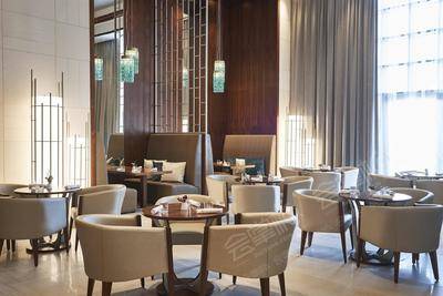 Hilton Dubai Al Habtoor CityLobby cafe
